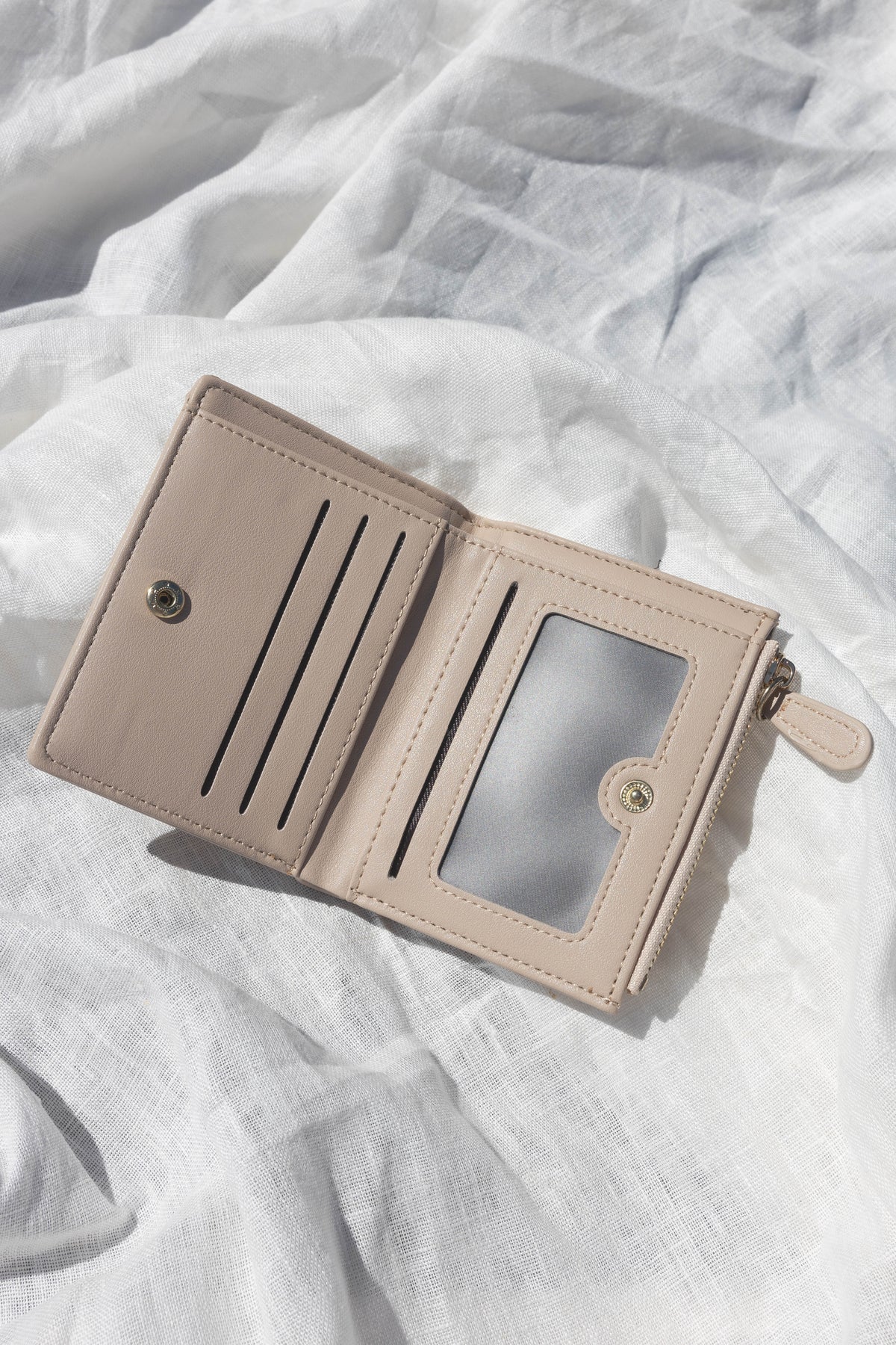 Libby Coin And Card Wallet - Latte